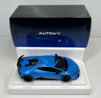 autoart-lamborghini-huracan-blau